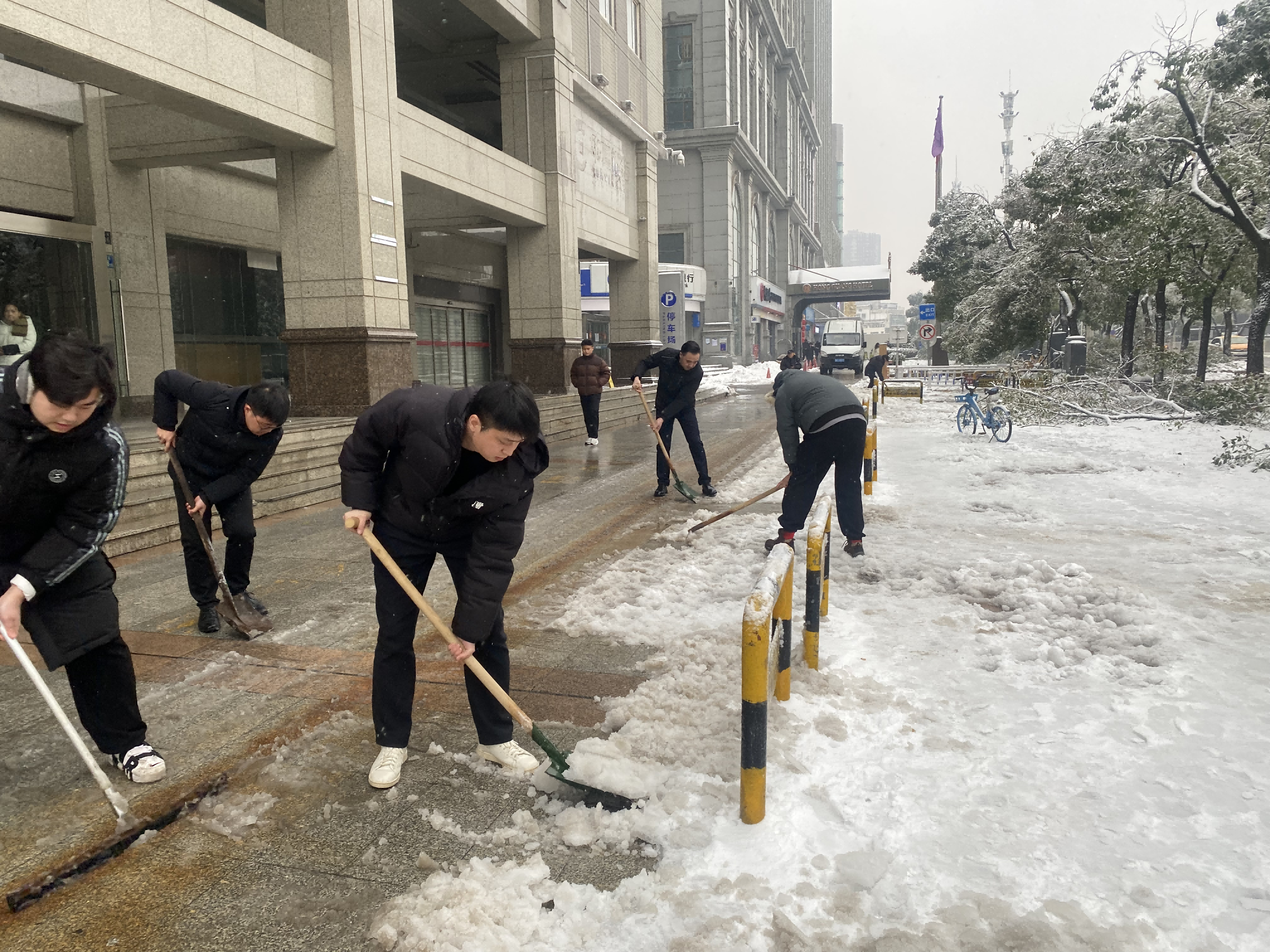 铲雪1.png